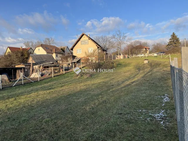 Eladó telek Tinnye 1445 nm
