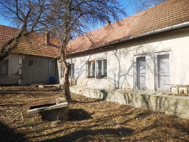 Eladó ház Perbál 150 nm