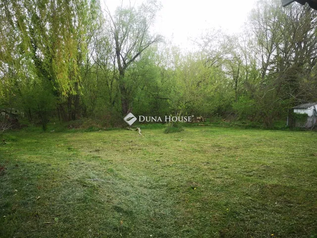 Eladó telek Balatonföldvár 975 nm