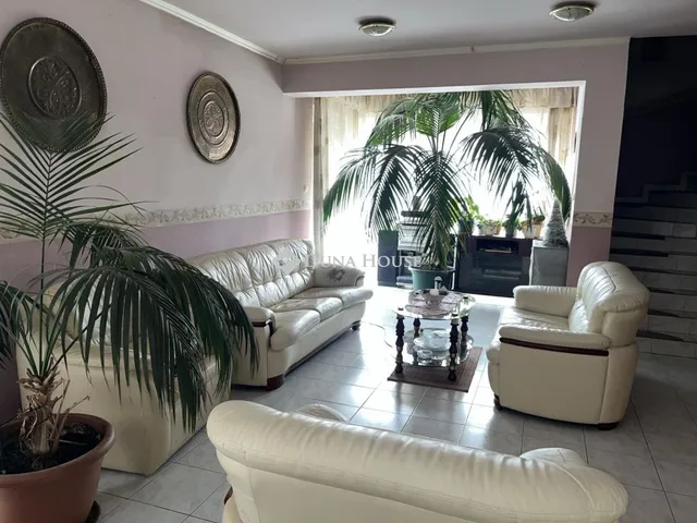 Eladó ház Szentendre 274 nm