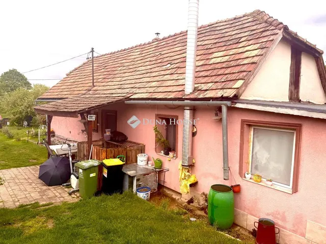 Eladó ház Szár 68 nm