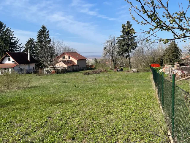 Eladó telek Páty 2101 nm