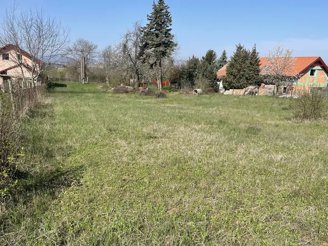 Eladó telek Páty 2101 nm