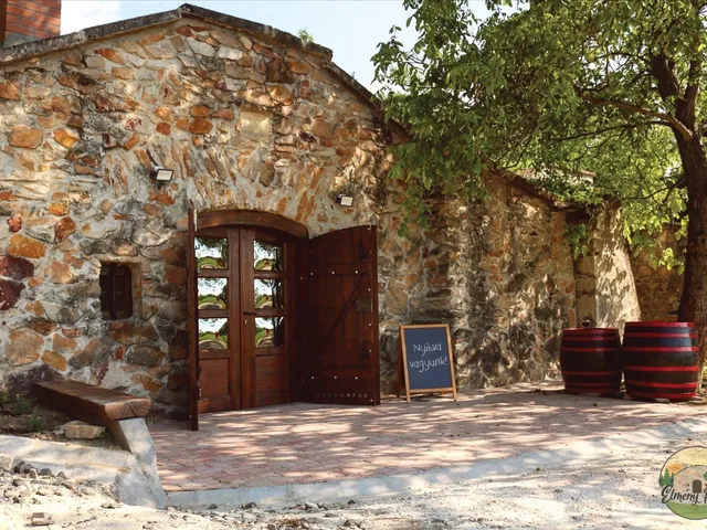 Eladó mezőgazdasági ingatlan Páty 61 nm