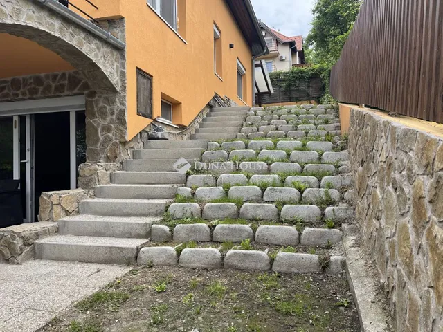 Eladó ház Budaörs 175 nm