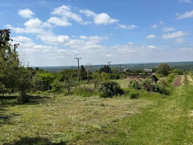 Eladó telek Biatorbágy 2652 nm