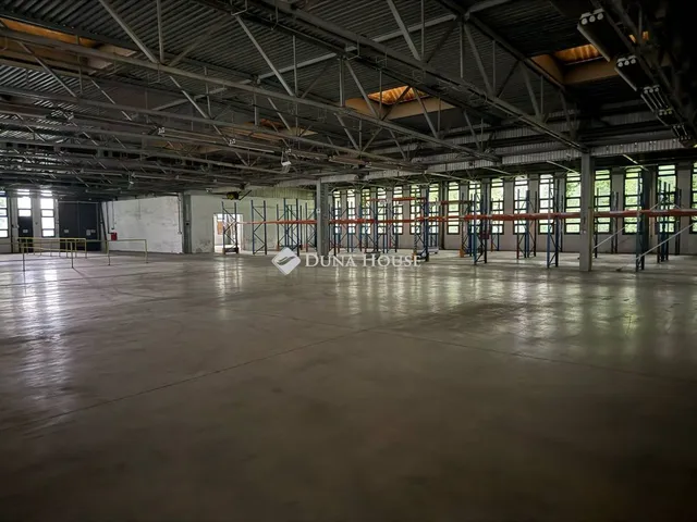 Kiadó kereskedelmi és ipari ingatlan Dombóvár 19026 nm