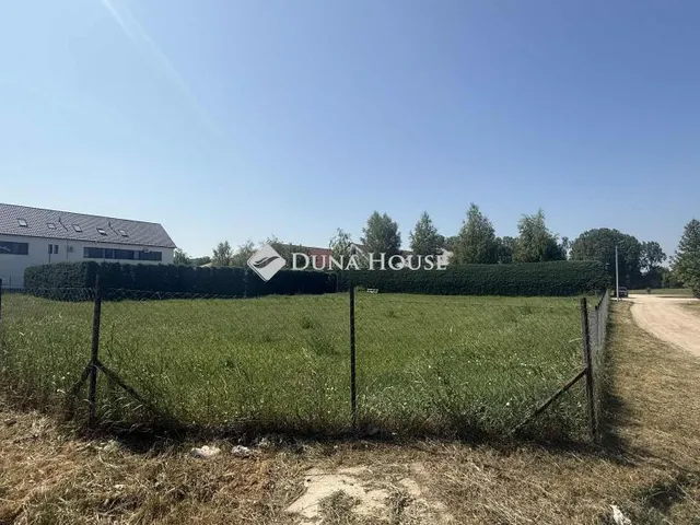 Eladó telek Telki 2519 nm