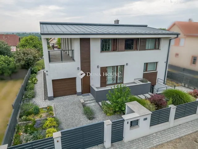 Eladó ház Biatorbágy 440 nm