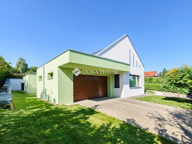 Eladó ház Herceghalom, Boróka utca 205 nm