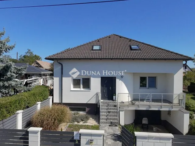 Eladó ház Pátka 320 nm