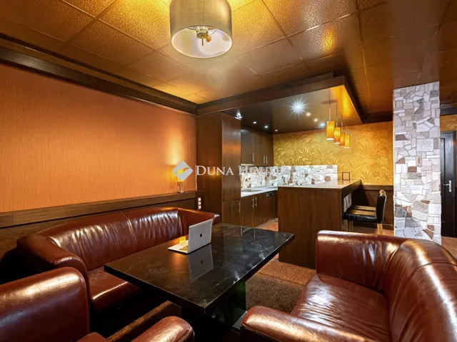 Eladó kereskedelmi és ipari ingatlan Budapest II. kerület 109 nm