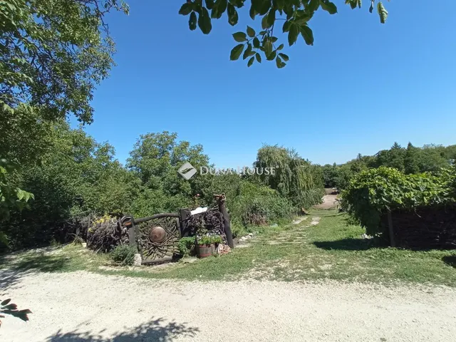 Eladó telek Etyek, Újhegyi utca 2818 nm