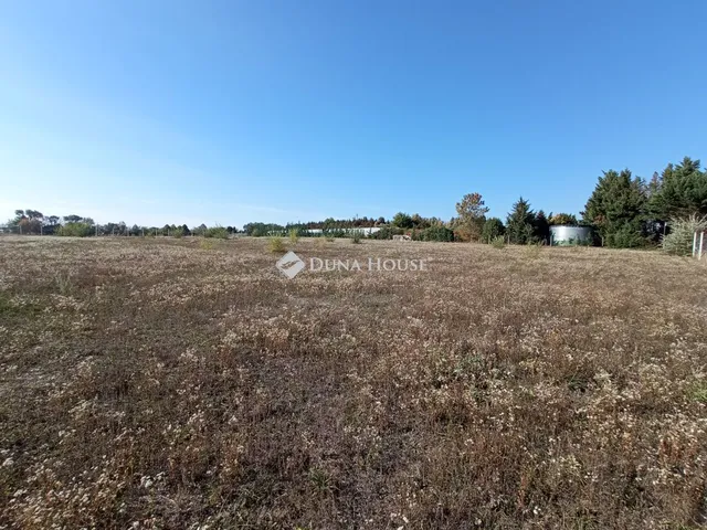 Eladó telek Páty 6335 nm