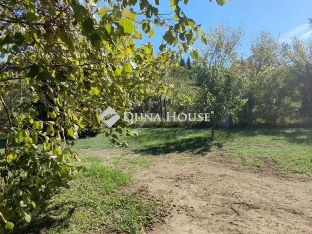 Eladó telek Biatorbágy 2064 nm