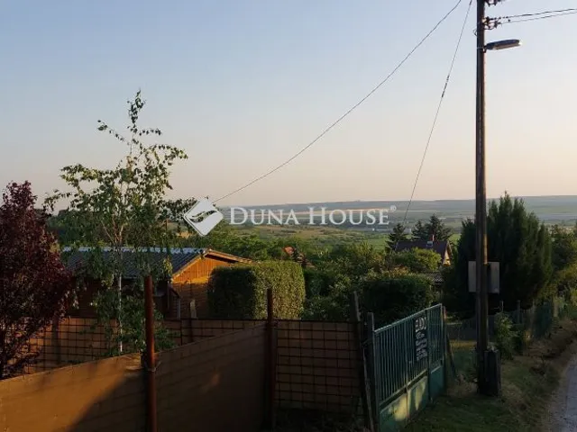 Eladó telek Páty 1079 nm