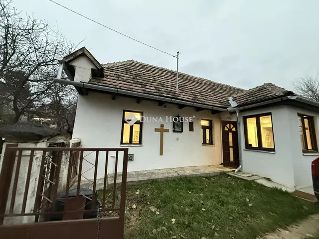 Eladó ház Mány 80 nm