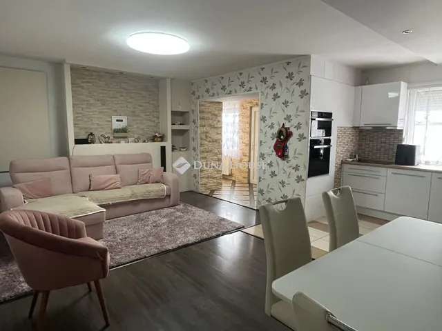 Eladó ház Karácsond 105 nm