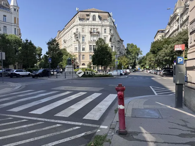 Eladó lakás Budapest V. kerület, Báthory utca 73 nm