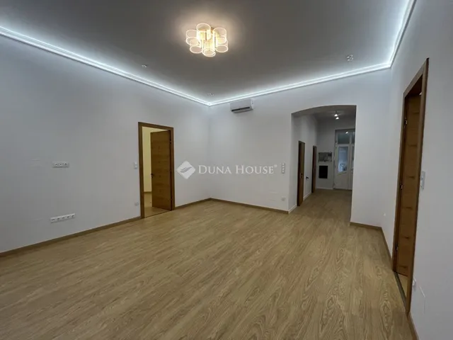 Eladó lakás Budapest II. kerület 120 nm