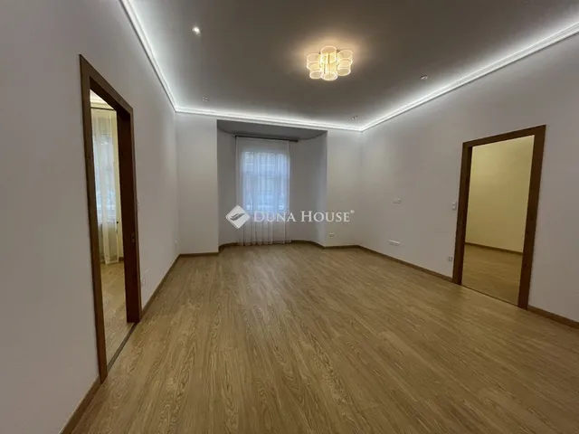 Eladó lakás Budapest II. kerület 120 nm