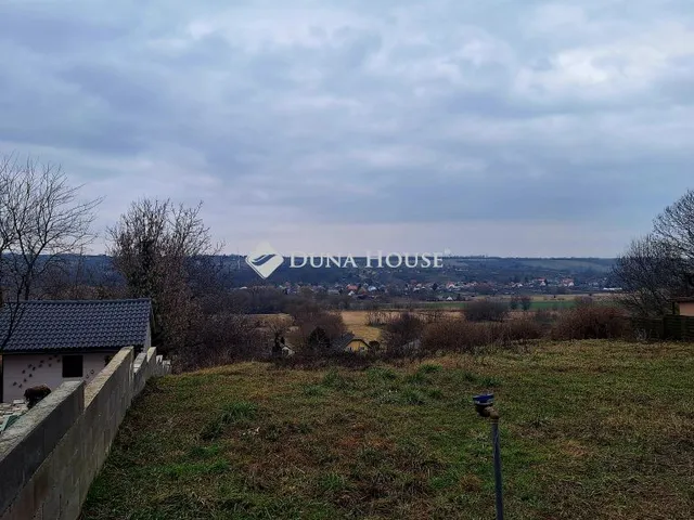 Eladó telek Vál, Jókai Mór utca 1418 nm