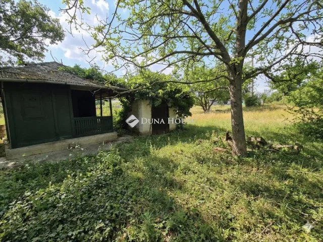 Eladó telek Biatorbágy 1329 nm