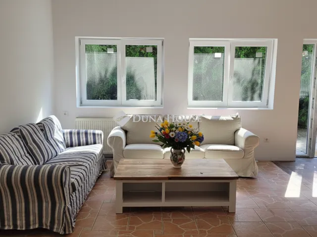 Eladó ház Sóskút 400 nm