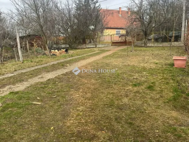 Eladó telek Telki 1778 nm