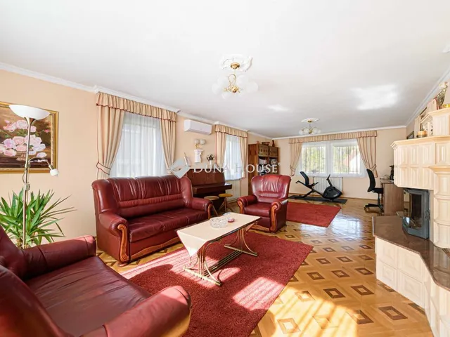 Eladó ház Budapest XVII. kerület, Hóbagoly utca 310 nm