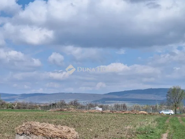 Eladó telek Páty 2218 nm