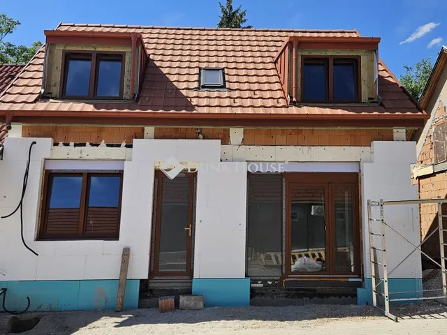 Eladó ház Telki, Fő út 110 nm