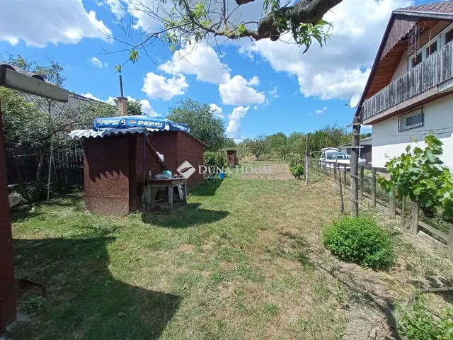 Eladó telek Vértesacsa, Zártkert 993 nm