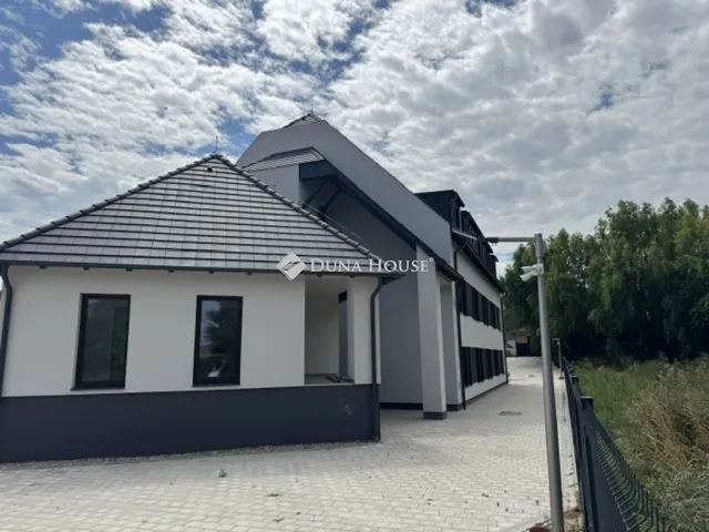 Eladó kereskedelmi és ipari ingatlan Tinnye 917 nm