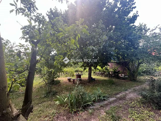 Eladó telek Telki 1242 nm