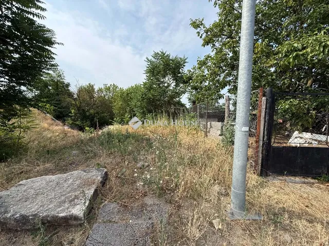 Eladó telek Páty, Burgondia utca 100 nm