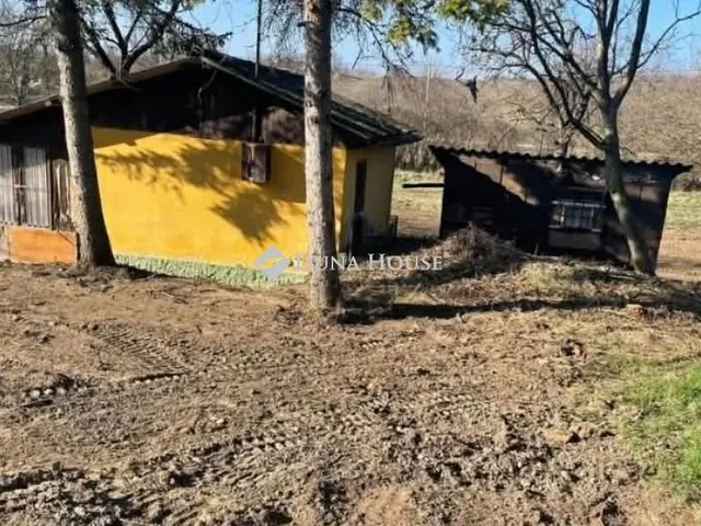 Eladó nyaraló Bicske, Baboshegy 22 nm