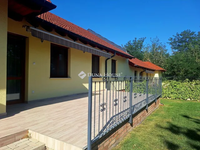 Kiadó ház Páty 111 nm