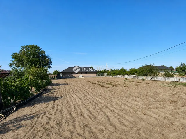 Eladó telek Inárcs 1075 nm
