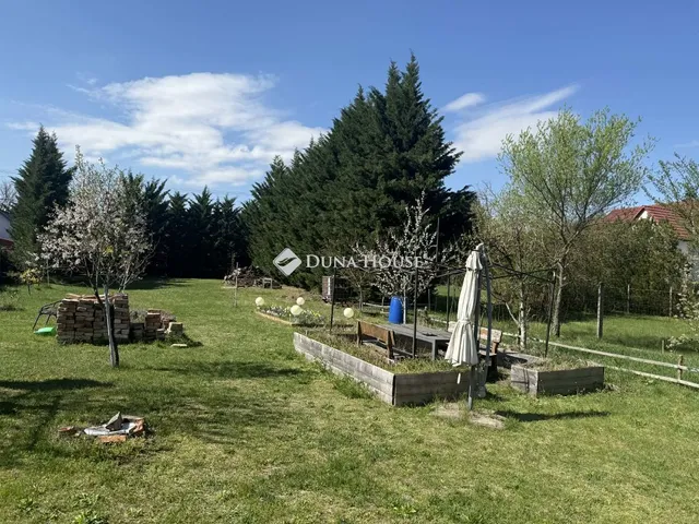 Eladó telek Esztergom, Cseresznyés út 873 nm