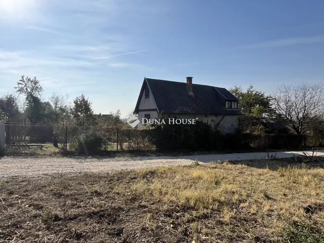 Eladó nyaraló Biatorbágy 28 nm