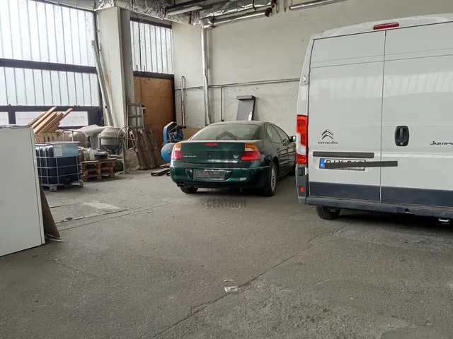 Eladó kereskedelmi és ipari ingatlan Komárom 3360 nm