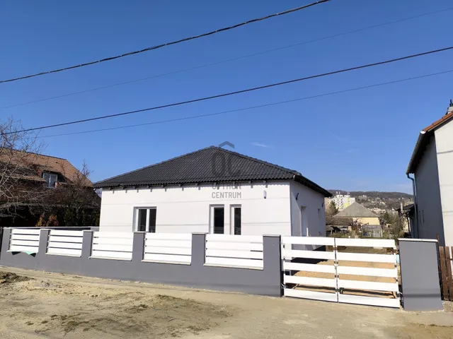 Eladó ház Tatabánya, Sárberek 75 nm