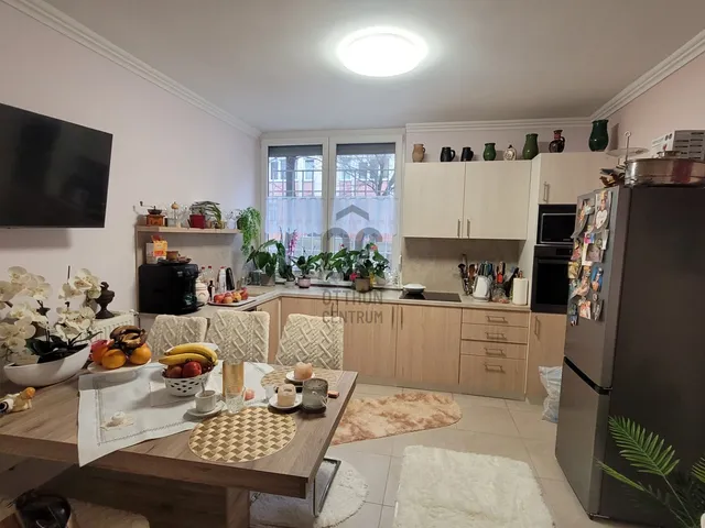 Eladó lakás Tatabánya, Újváros 70 nm