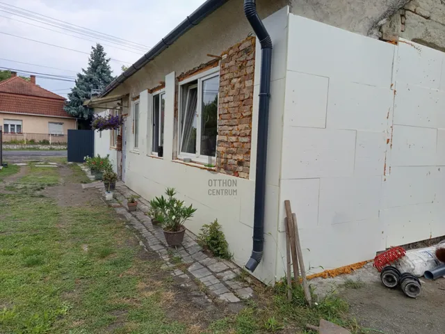 Eladó ház Komárom, Szőny 80 nm