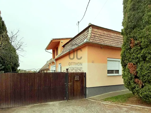 Eladó ház Komárom, Szőny 198 nm