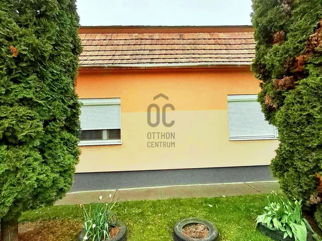 Eladó ház Komárom, Szőny 198 nm