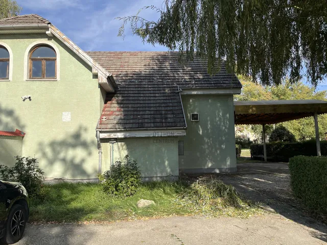 Eladó kereskedelmi és ipari ingatlan Oroszlány, Óváros 153 nm