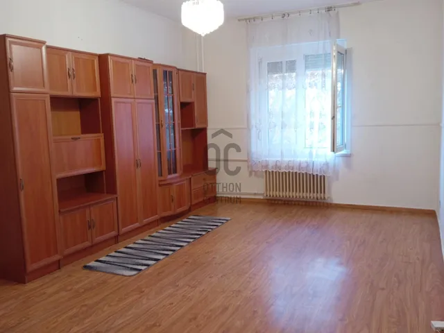 Eladó lakás Tatabánya, Újváros 34 nm