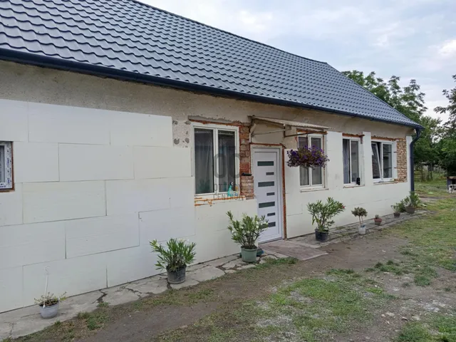 Eladó ház Komárom, Szőny 80 nm